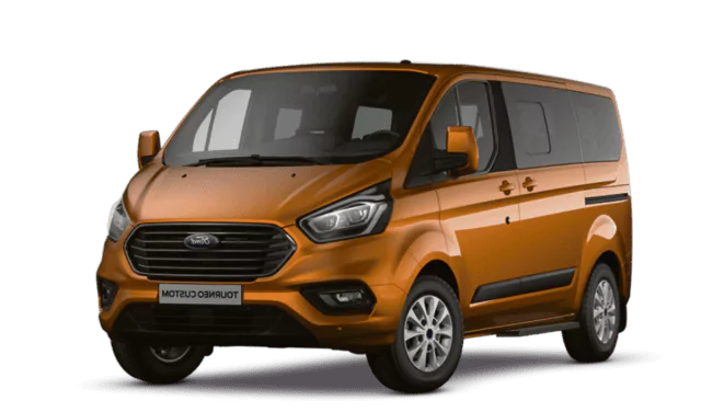 Оранжев микробус Ford Tourneo Custom, видян отпред и отстрани. бус под наем София